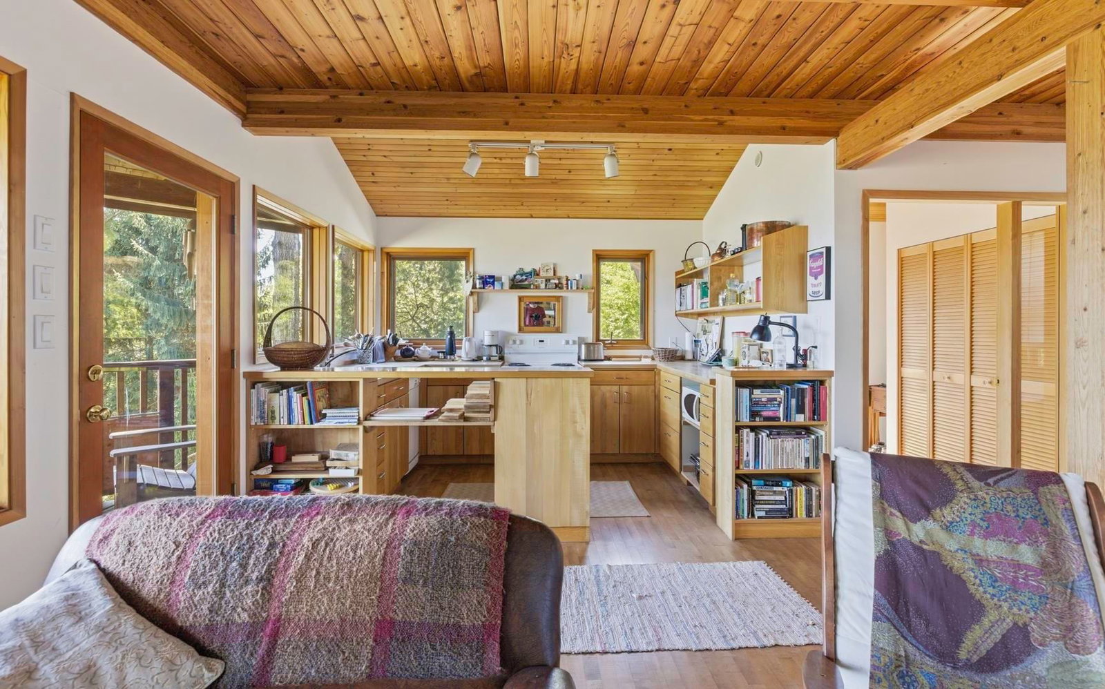 Listing Image 5