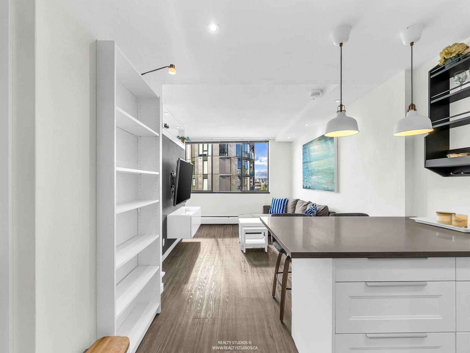 Listing Image 9