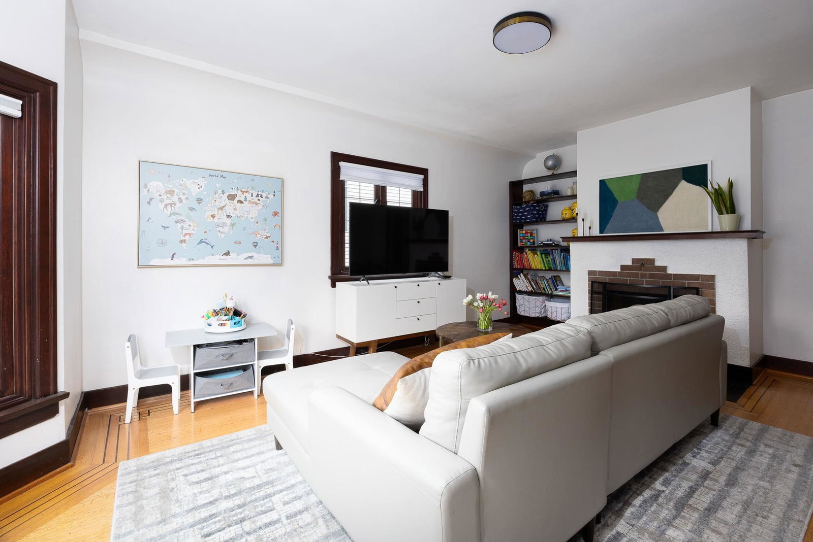 Listing Image 5
