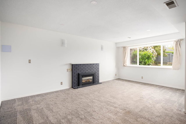 Lower - 414 Kings Road W