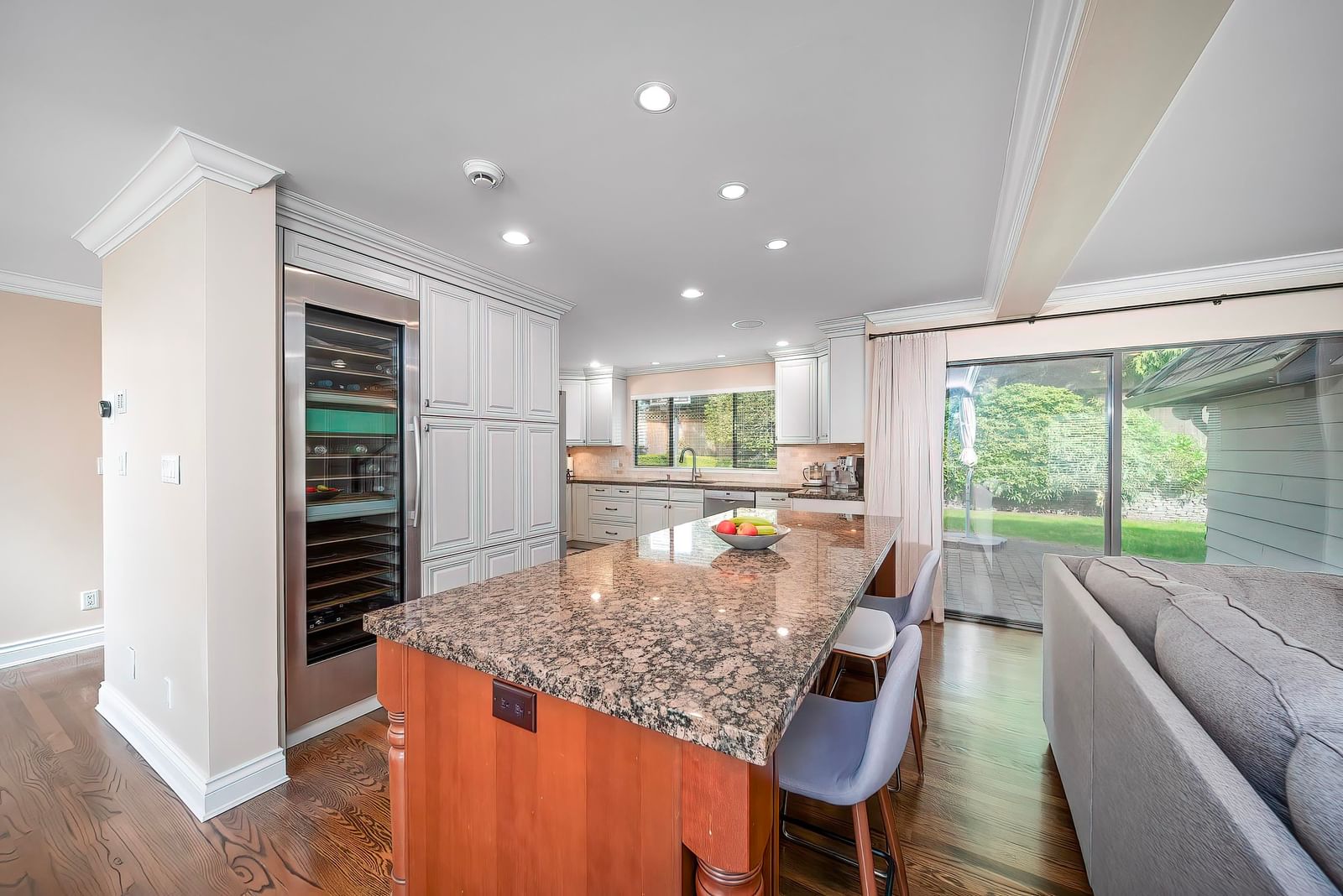 Listing Image 15