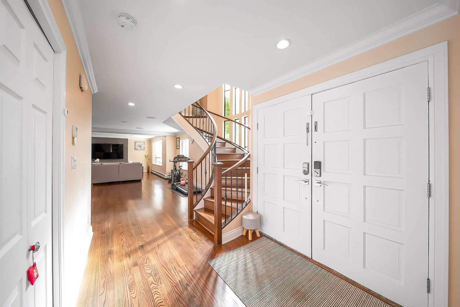 Listing Image 8