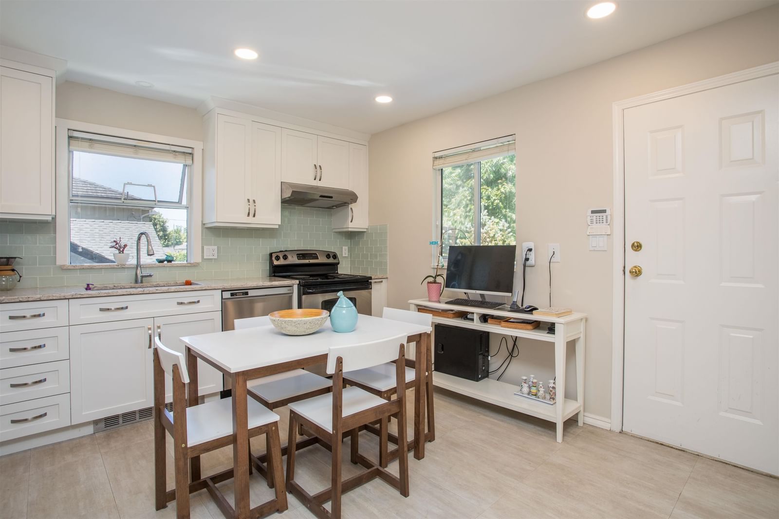 Listing Image 10