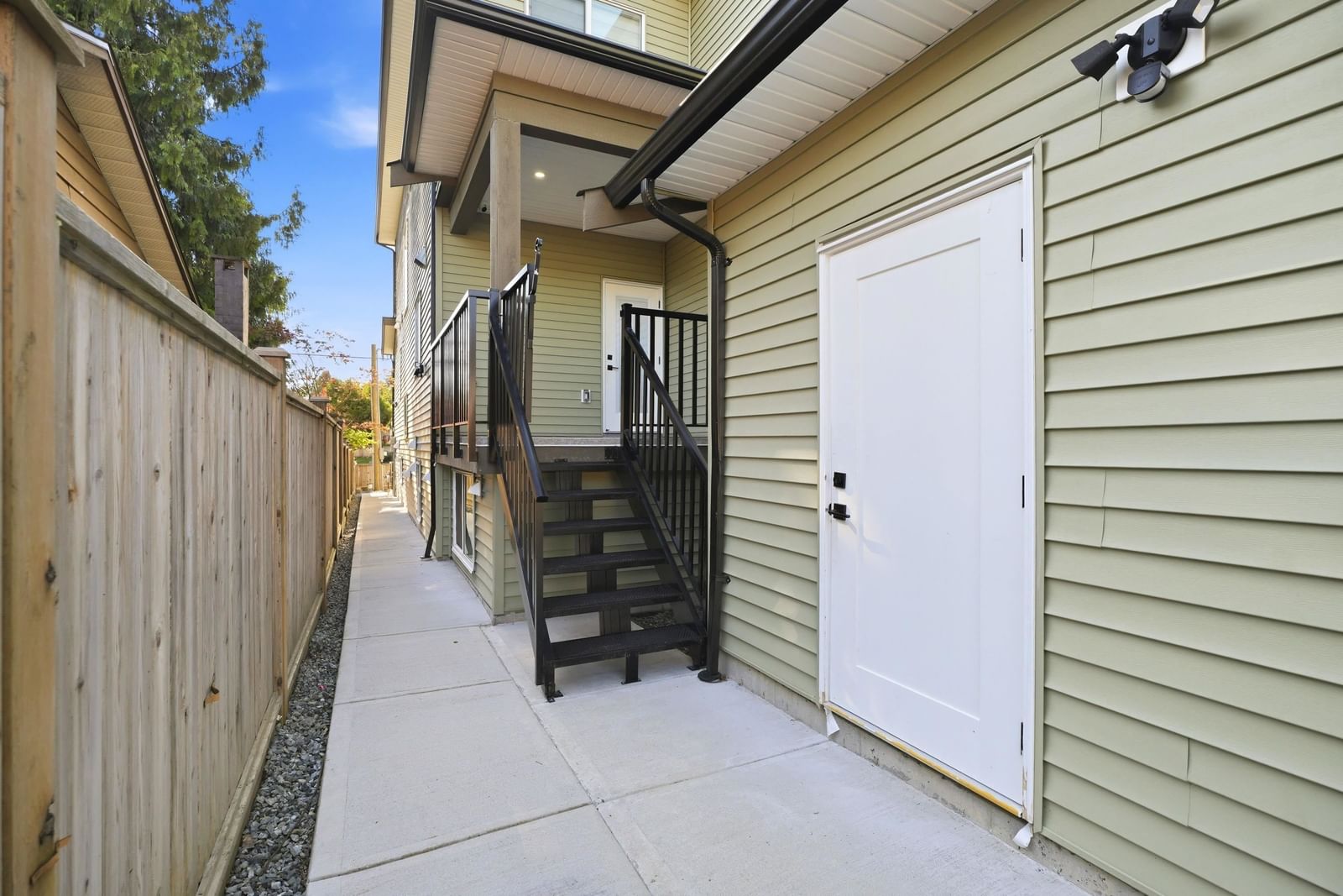 Listing Image 20