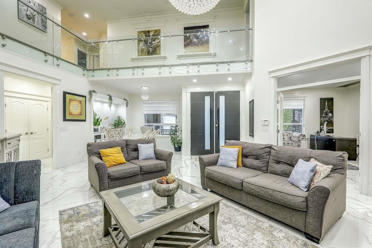 Listing Image 11