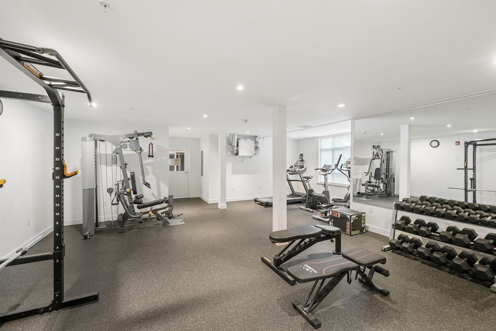 Listing Image 11
