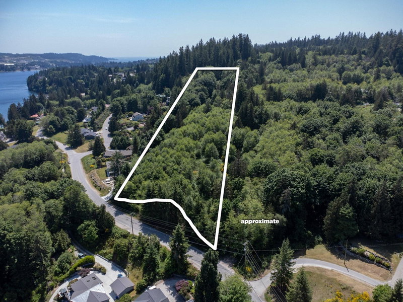 Lot 15 Gale Avenue N