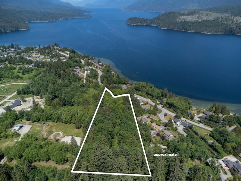 Lot 15 Gale Avenue N