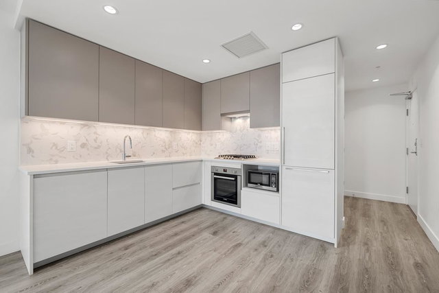 409 - 8138 Fraser Street
