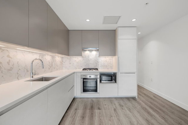 409 - 8138 Fraser Street