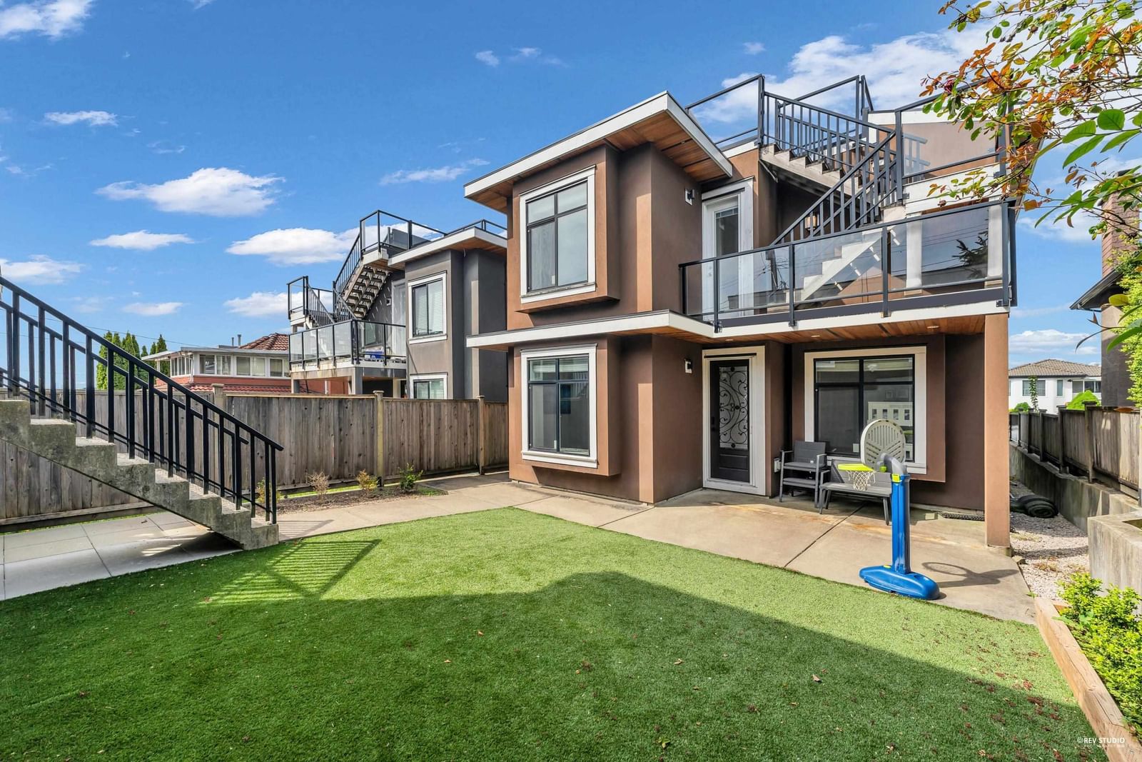 Listing Image 9