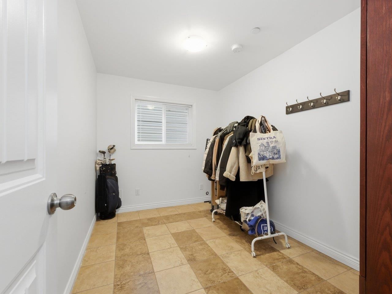 Listing Image 24