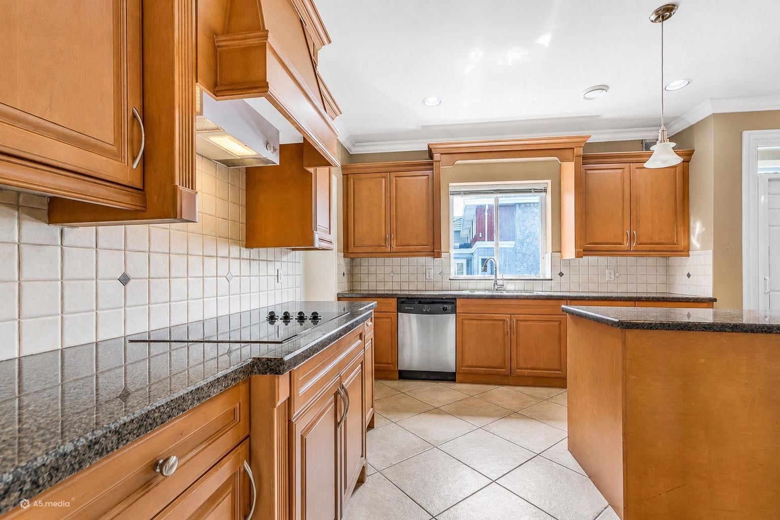 Listing Image 13