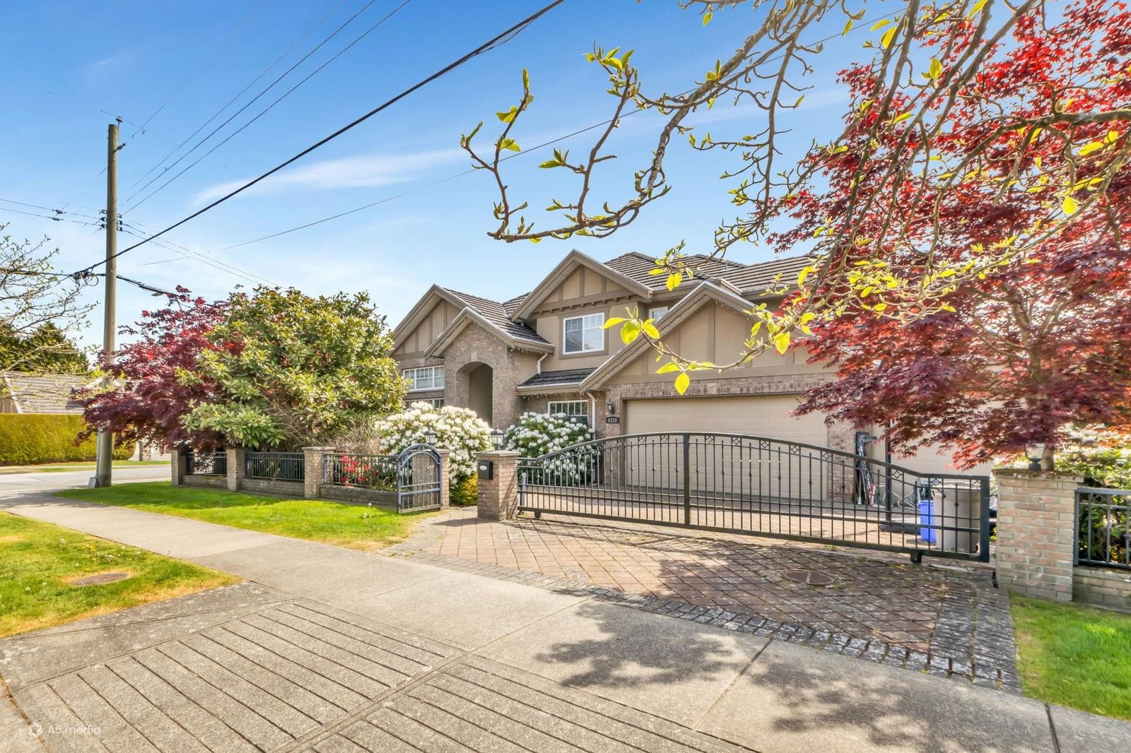 Listing Image 3
