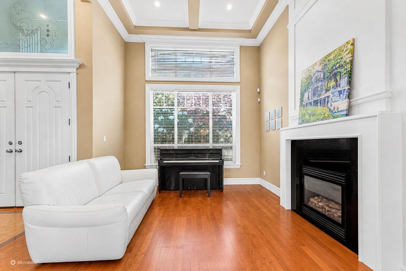 Listing Image 9