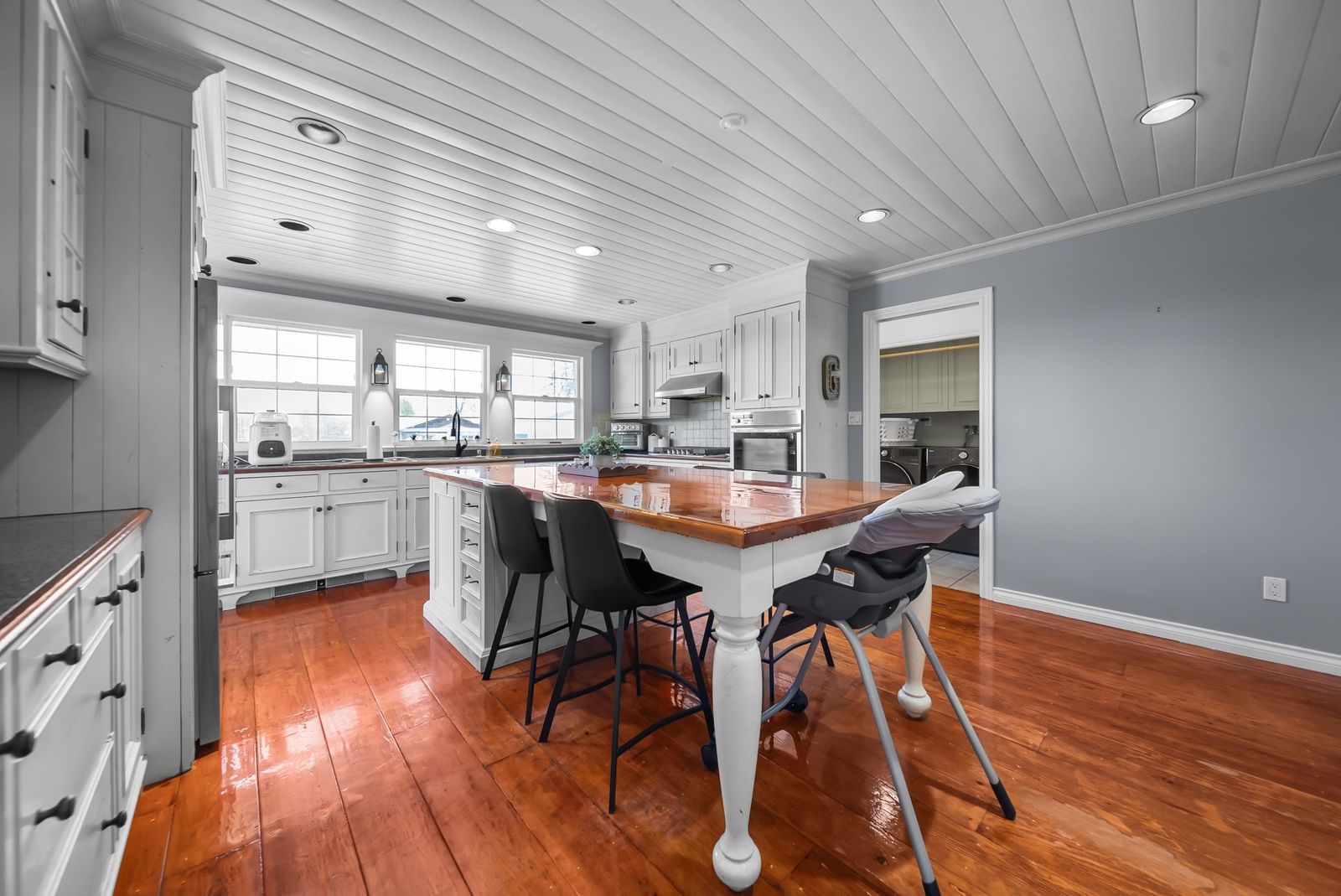 Listing Image 10