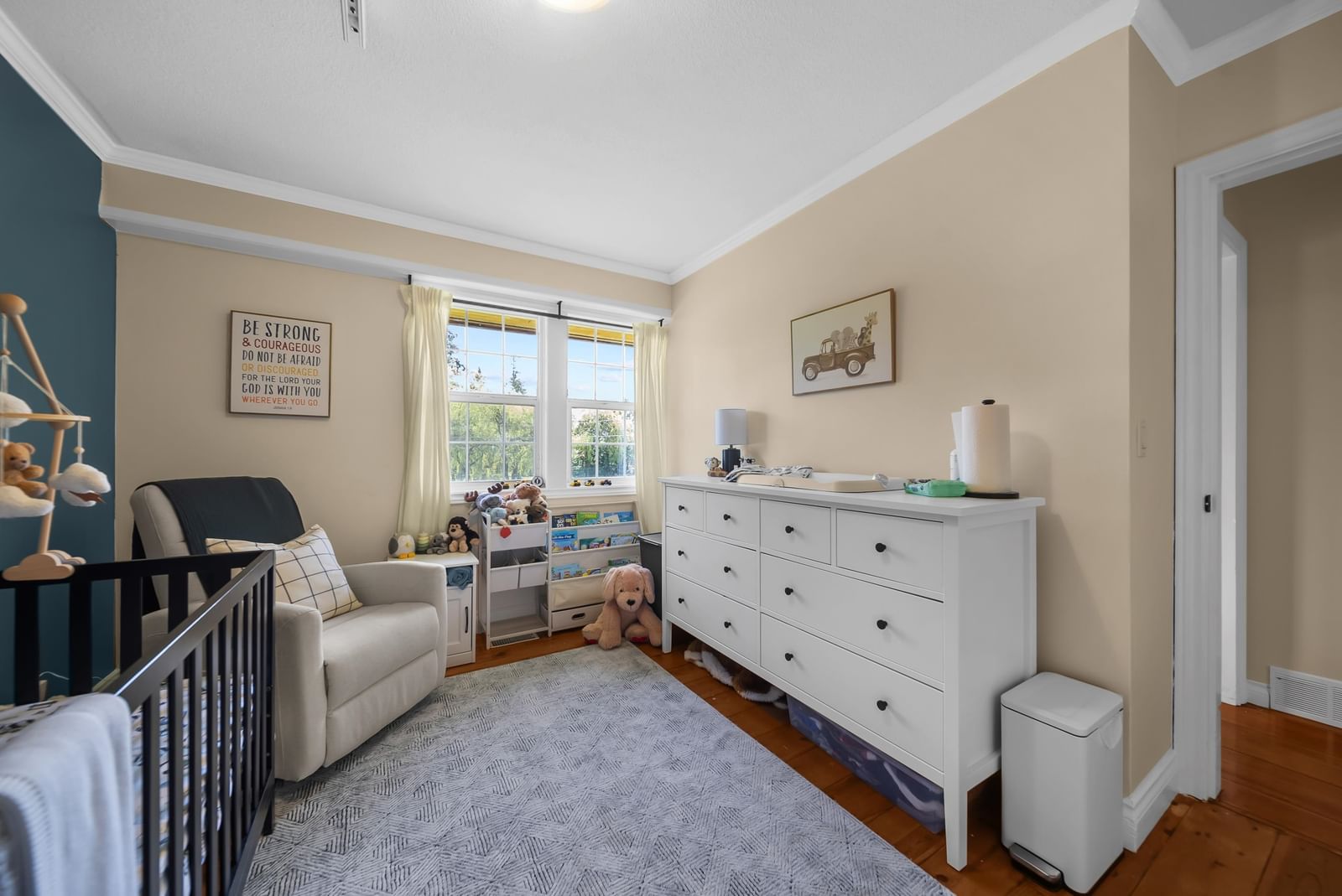 Listing Image 19