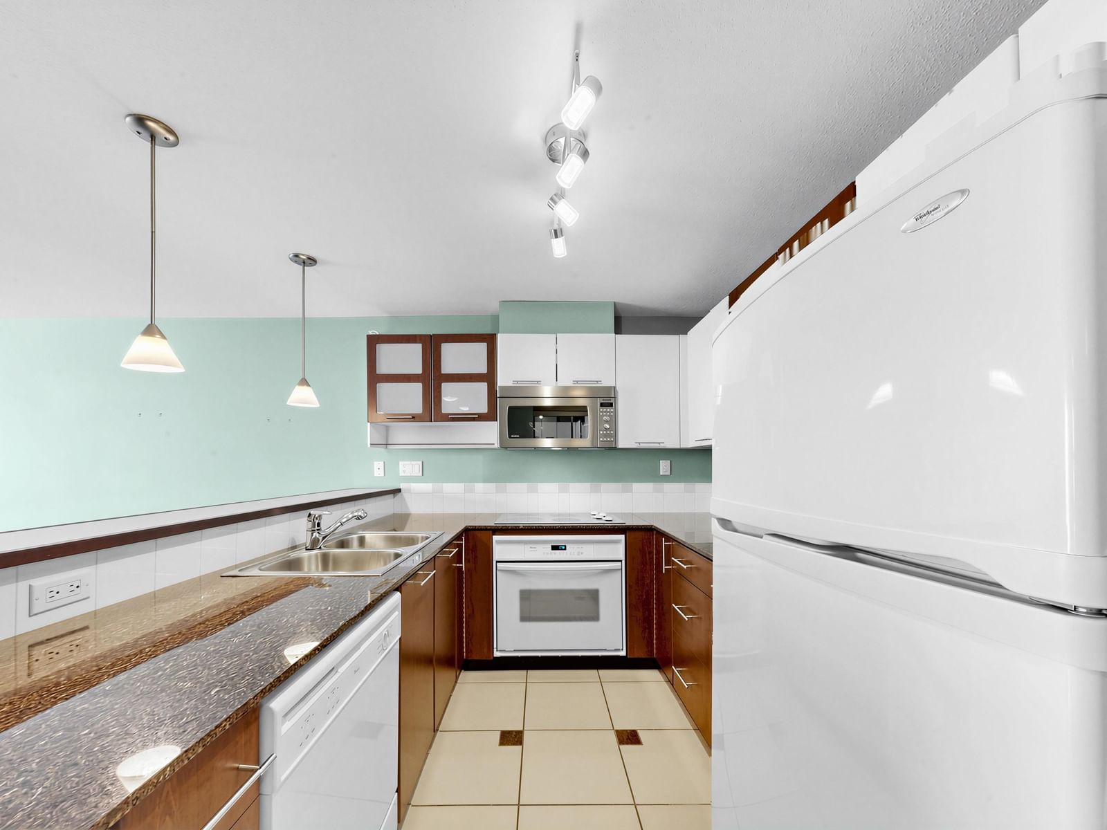 Listing Image 16