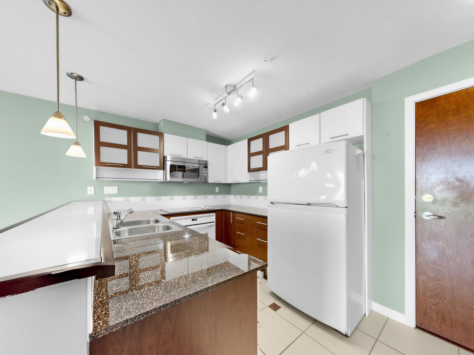 Listing Image 22