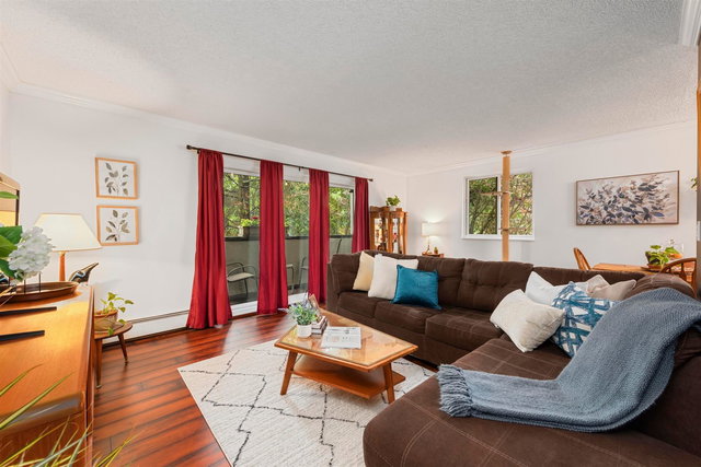204 - 725 Commercial Drive