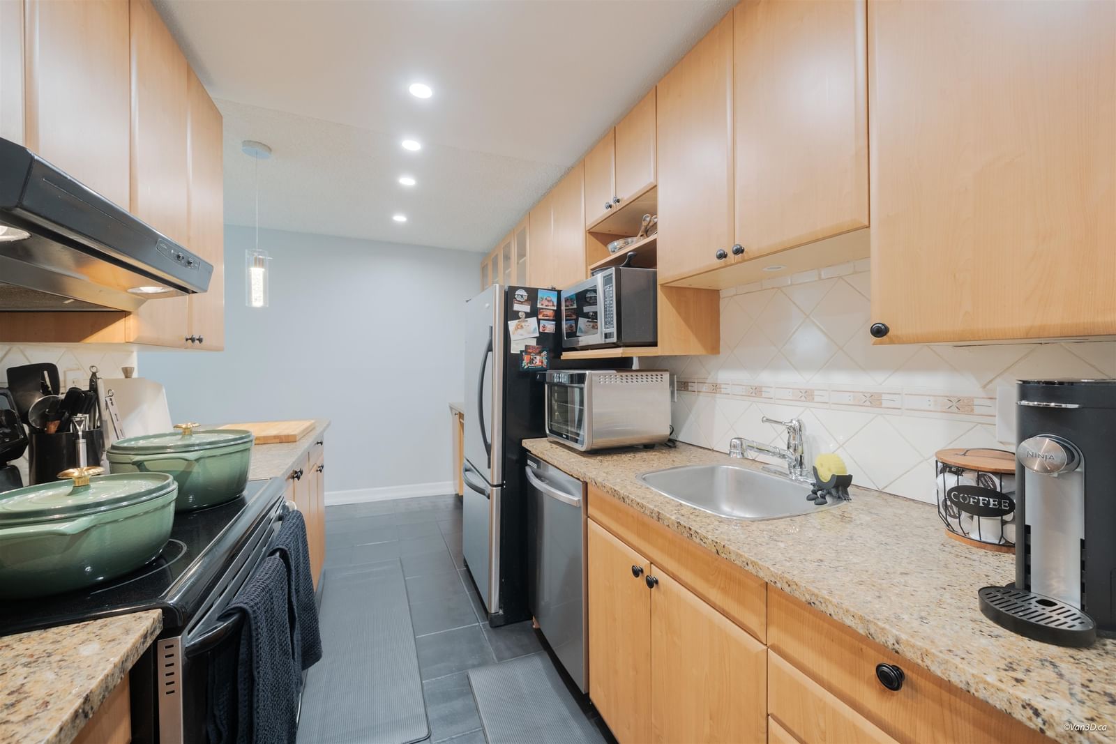 Listing Image 12