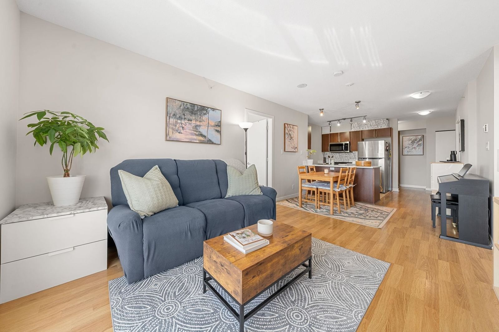 Listing Image 14