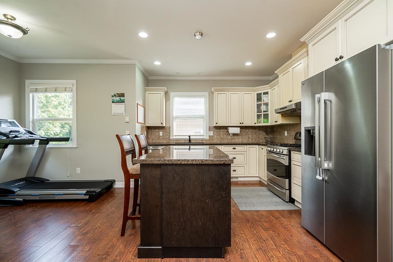 Listing Image 12