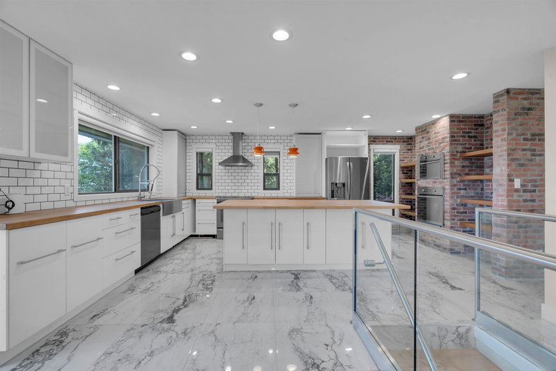 36566 Sumas Mountain Road, Abbotsford, British Columbia