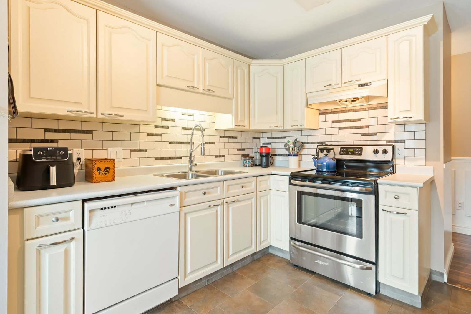 Listing Image 13