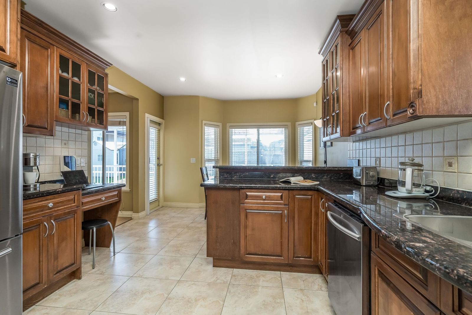 Listing Image 12