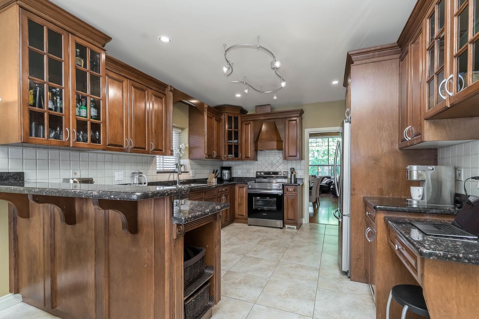 Listing Image 9