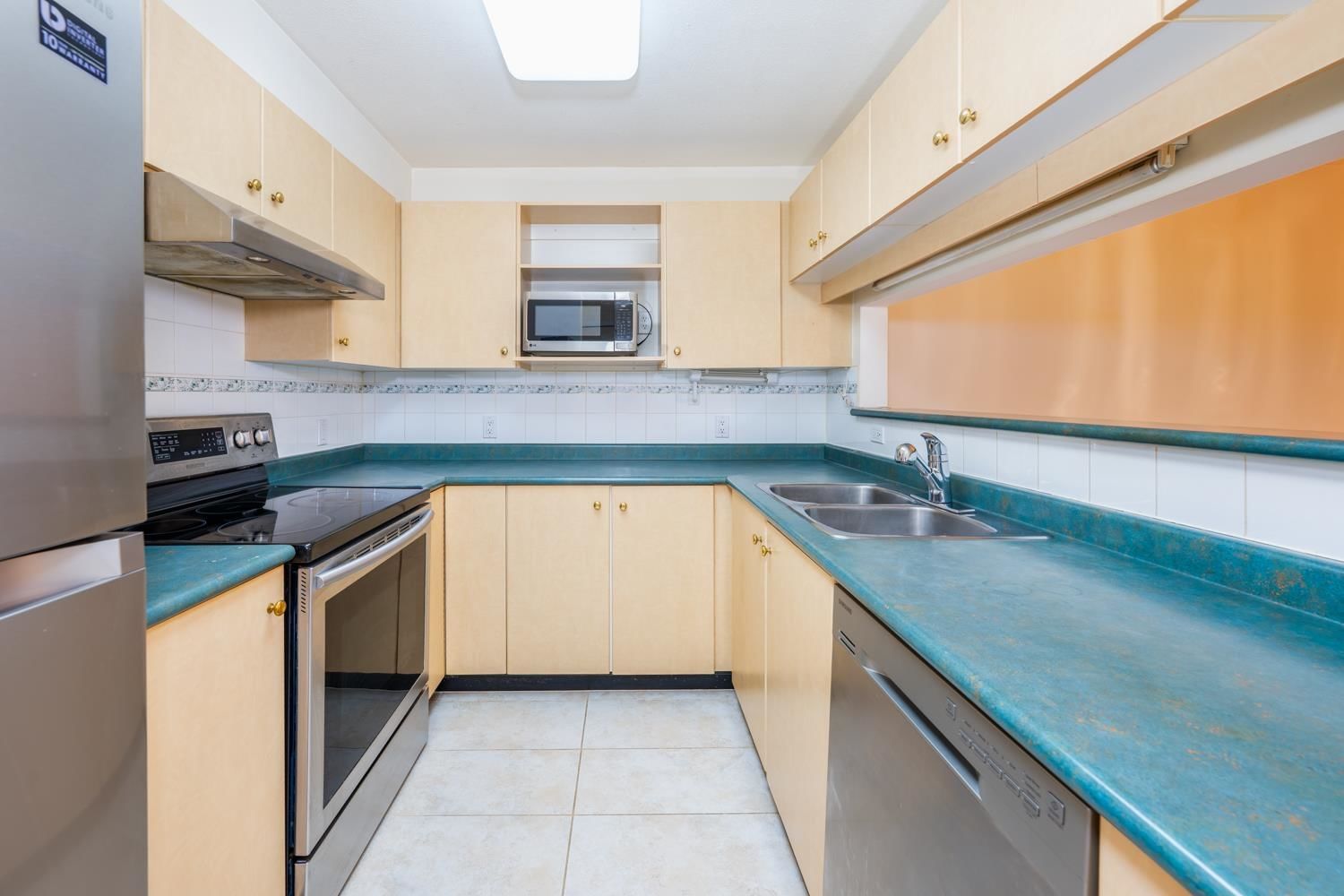 Listing Image 11