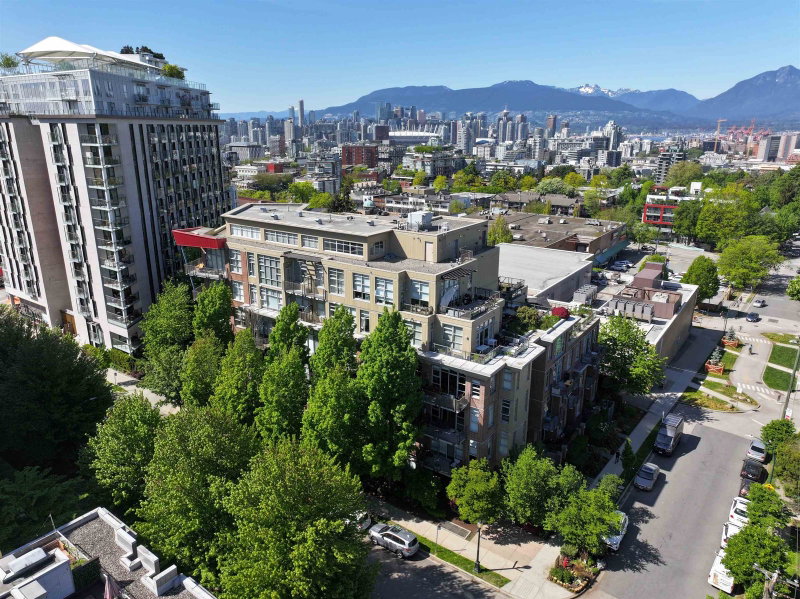 414 - 2635 Prince Edward Street