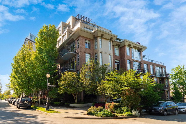 414 - 2635 Prince Edward Street