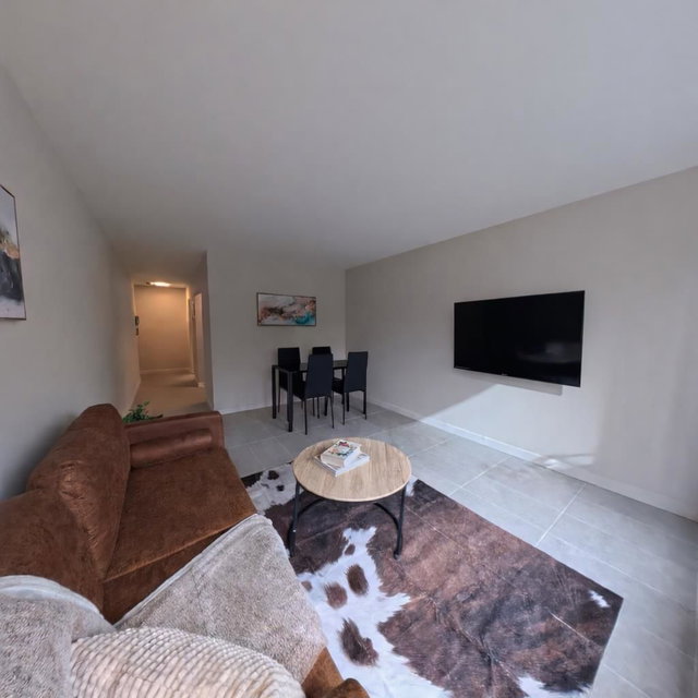 2B - 1540 Haro Street