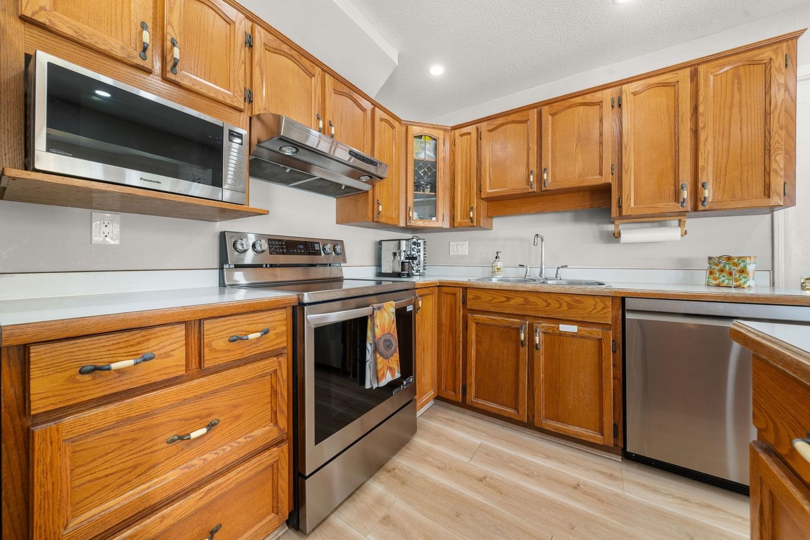 Listing Image 16