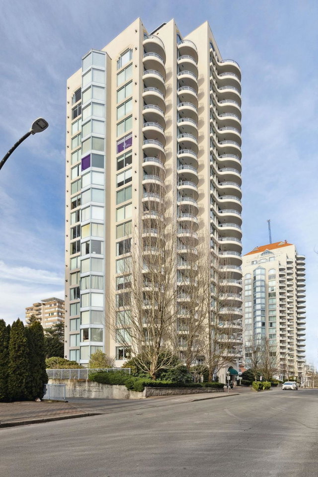 1604 - 739 Princess Street