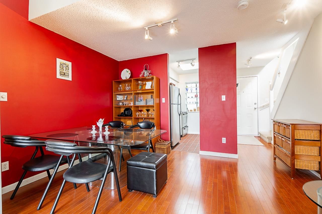 Listing Image 4