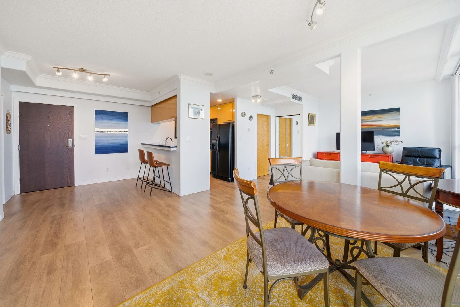 Listing Image 18
