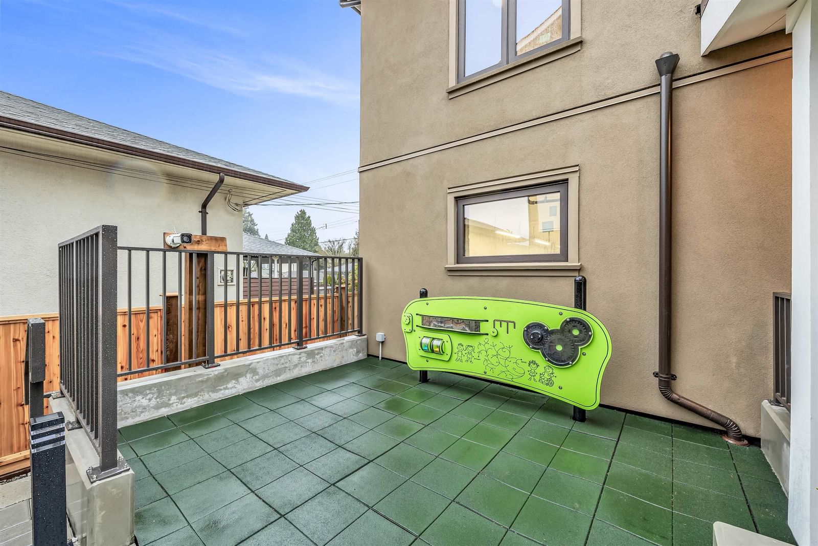 Listing Image 19