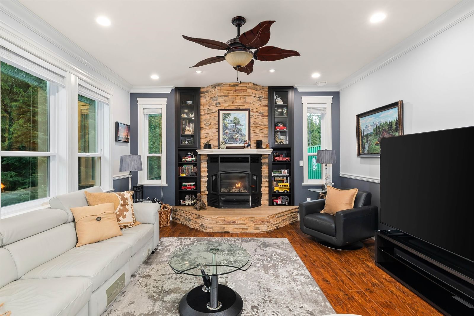 Listing Image 10