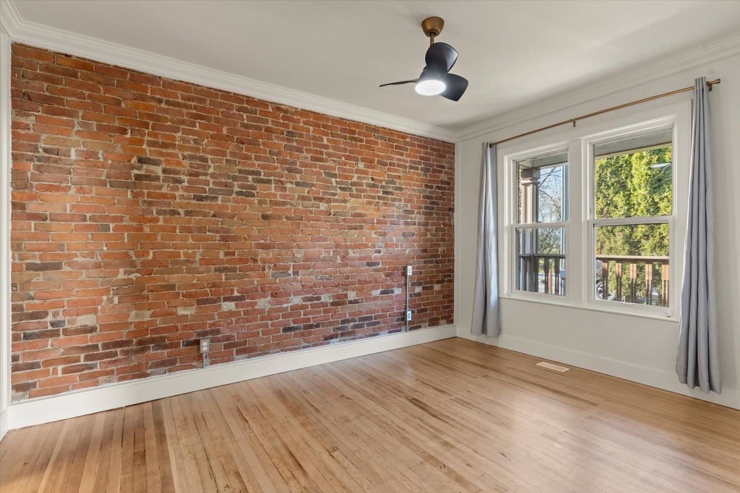 Listing Image 17