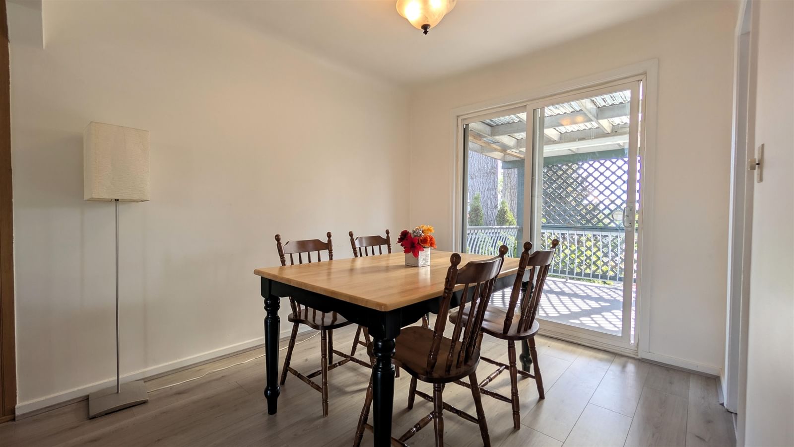 Listing Image 5