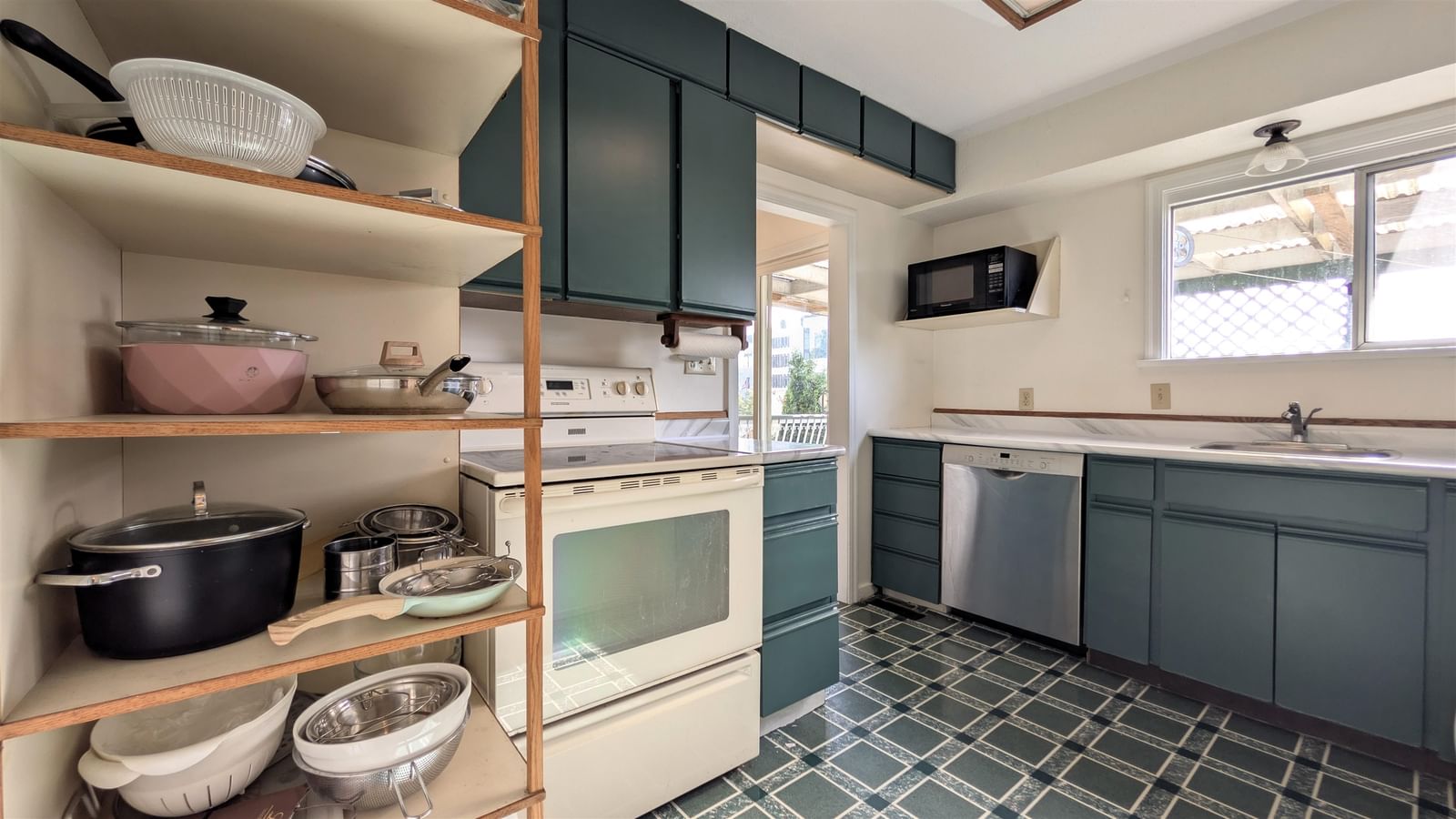 Listing Image 9