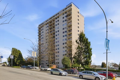 1605 - 320 Royal Avenue