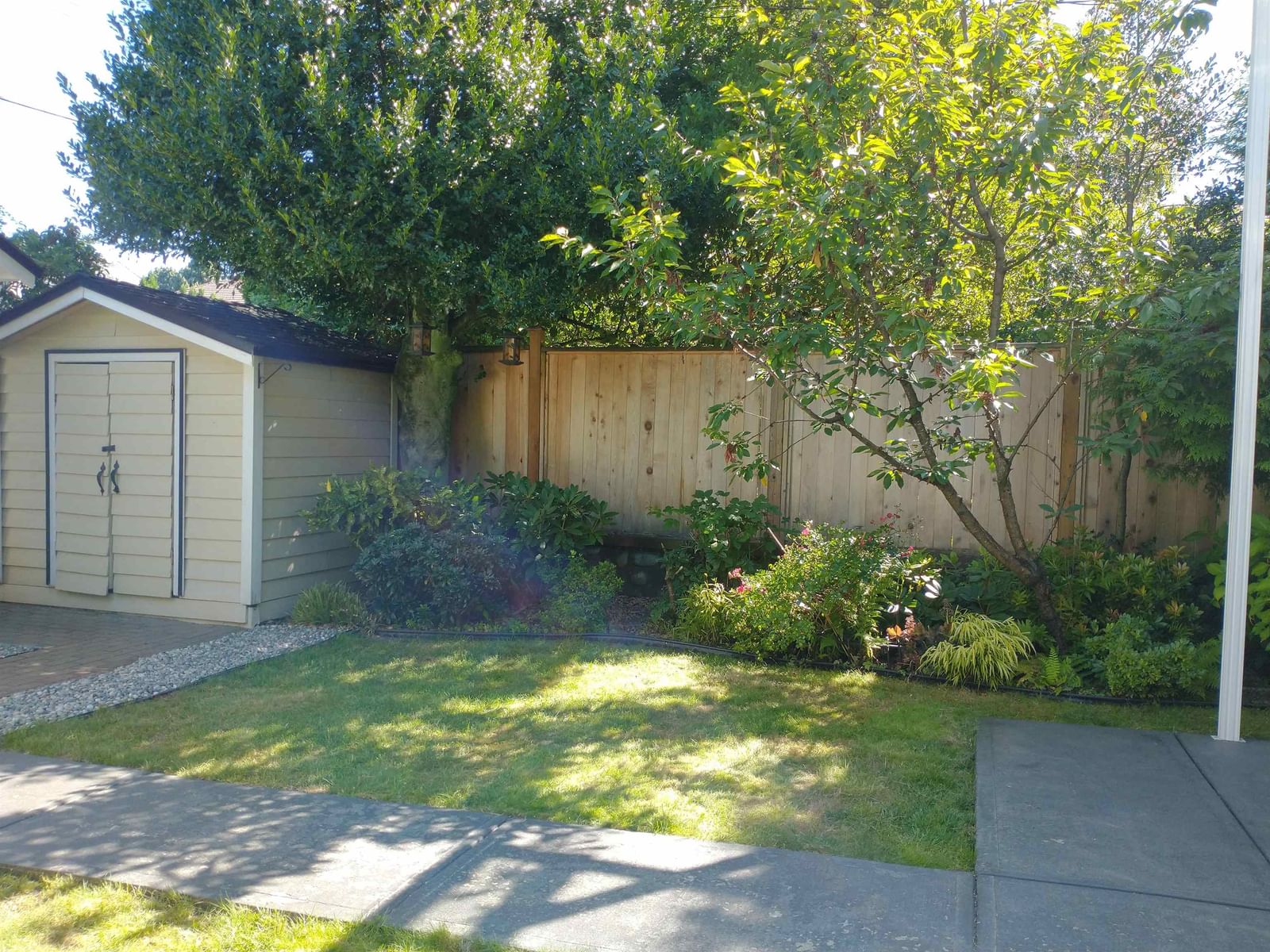 Listing Image 3