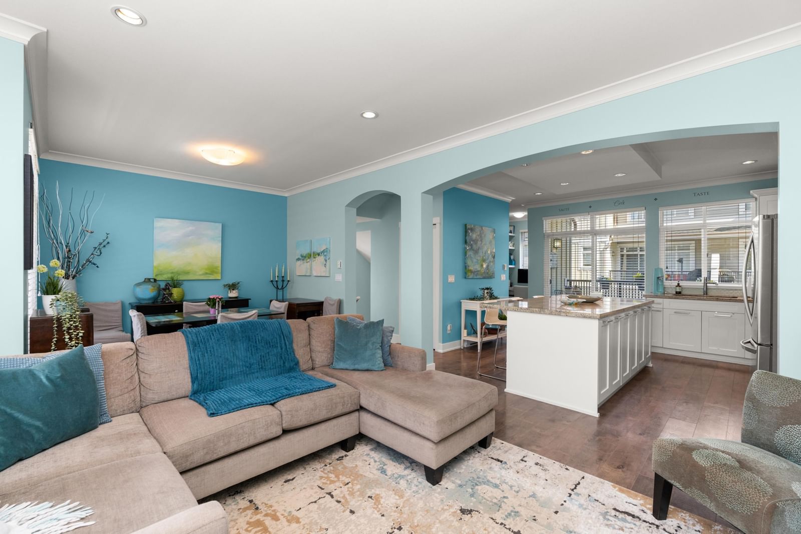 Listing Image 11