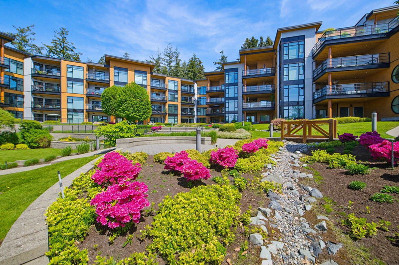 14855 Thrift Avenue #505, White Rock, British Columbia
