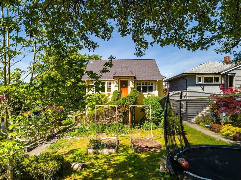 2607 5th Avenue E, Vancouver, British Columbia