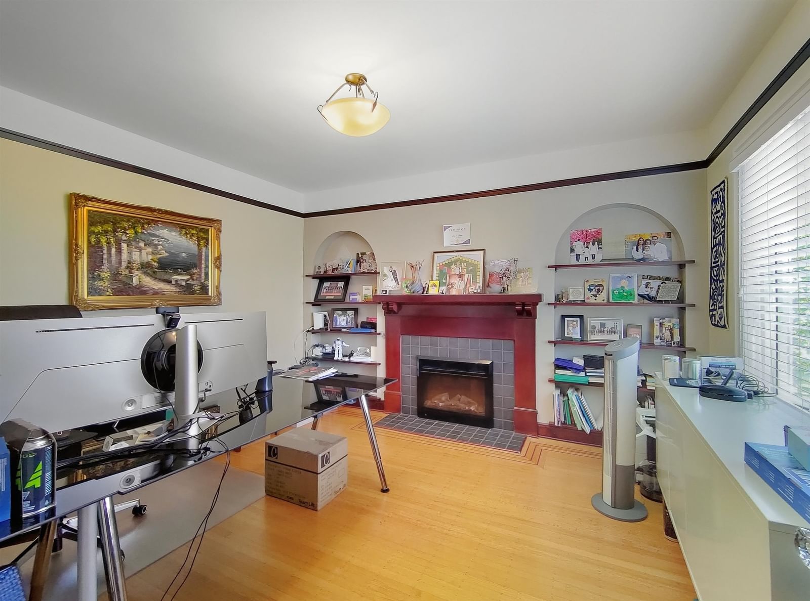 Listing Image 11